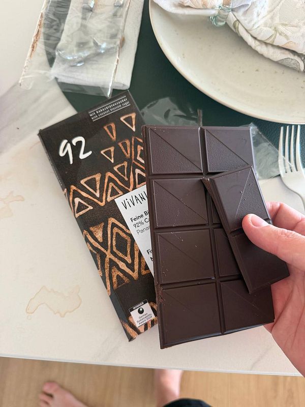 Packaging of Vivani Organic Dark Chocolate with 92% cocoa content is displayed.