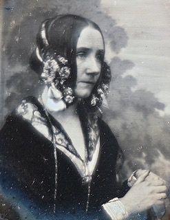 Illustration of a green avatar named Lovelace, encouraging users to upload real profile pictures.