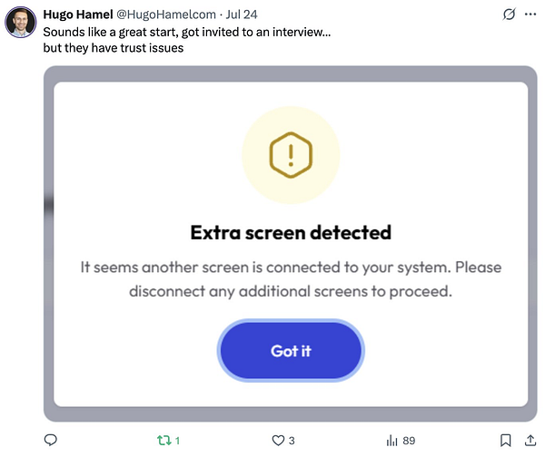A warning message indicating an extra screen is detected on a system.
