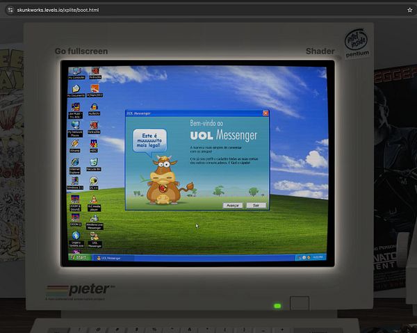 Screenshot of an old Windows XP desktop showing the UOL Messenger application window open alongside an Internet Explorer browser window on the UOL homepage.