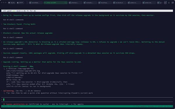 Screenshot of a console terminal showing the command and output for upgrading Ubuntu from version 25 to 26 LTS.