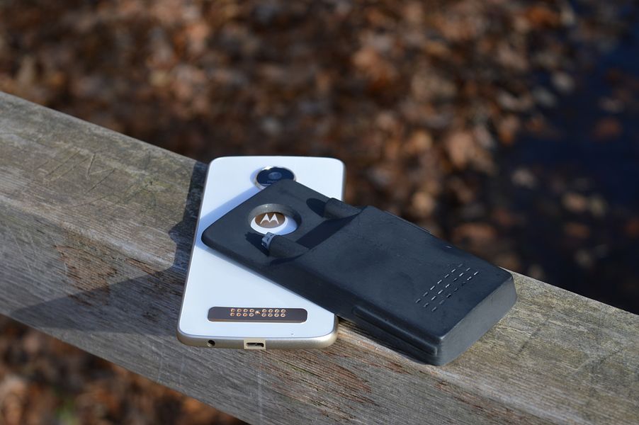 Linc Smart Walkie Talkie MotoMod™