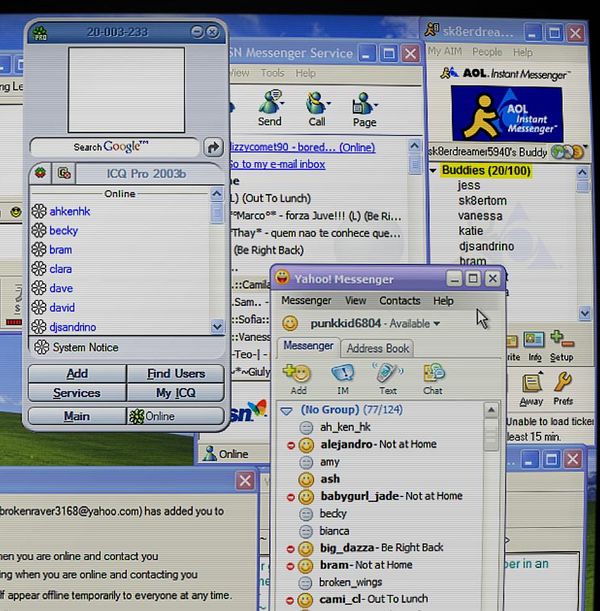 Screenshot of a Windows XP desktop with MSN Messenger, ICQ, AIM, and Yahoo! Messenger running alongside an AI chat conversation.