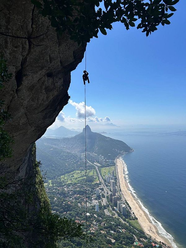 A trail map of a hike route including elevation profiles and labeled points of interest.