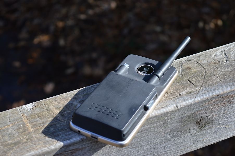 Linc Smart Walkie Talkie MotoMod™