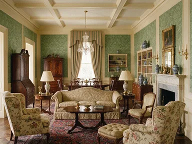A room in the Traditional style