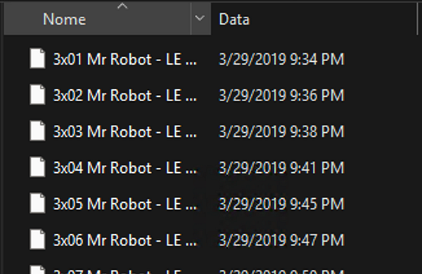 Screenshot of a desktop folder named 'Apps' showing 18 application files including SuperSeducter 2 and Mr. Robot DVD Rip.