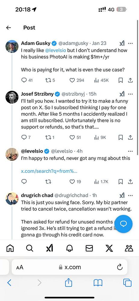 A Twitter conversation discussing issues related to refunds for a subscription service.