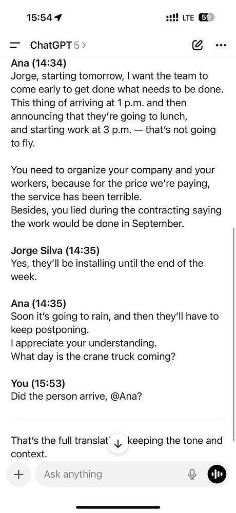 A chat conversation discussing issues with a solar panel installation.