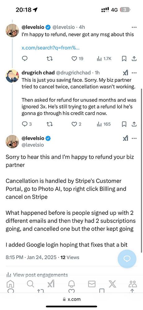A Twitter conversation addressing refund issues related to a subscription service.
