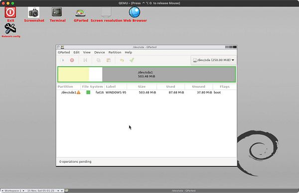 The image displays a GParted interface running inside QEMU, showing the partition details for a Windows 95 installation.