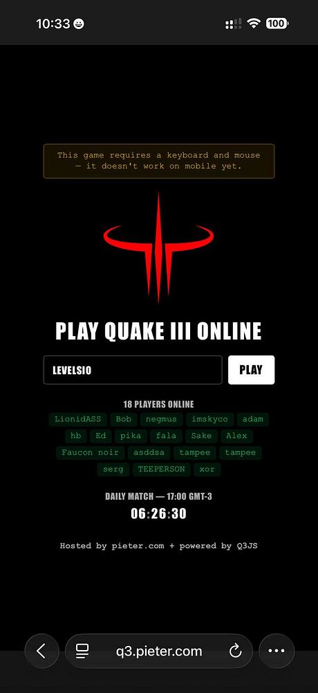 Screenshot of an active online Quake 3 game on q3.pieter.com with a visible scoreboard and chat interface.