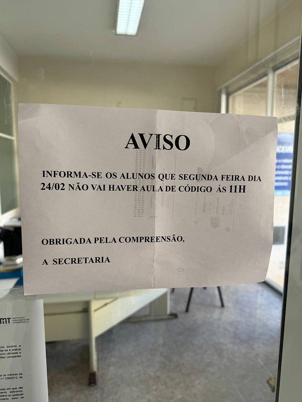 A notice informing students about a canceled class.